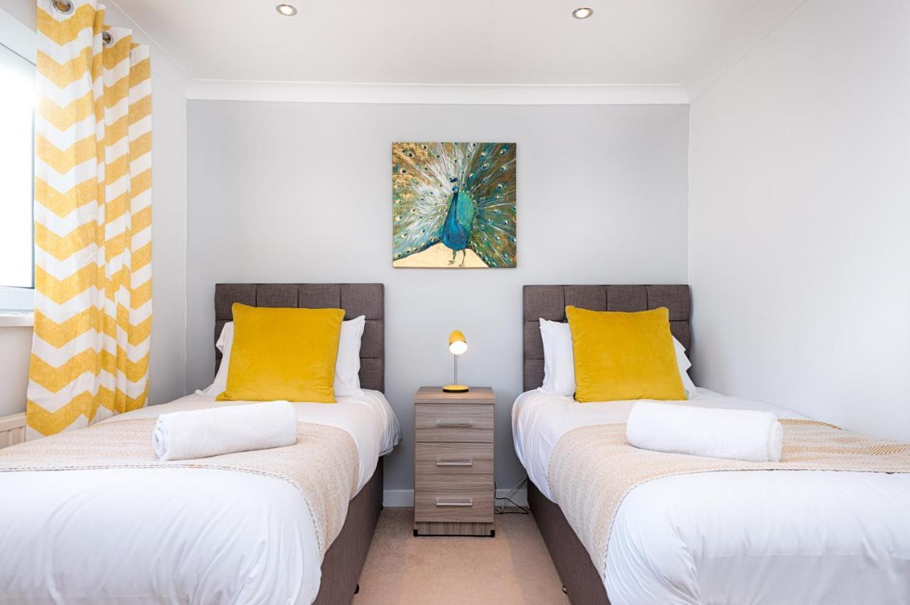 Parking, Garden, En-Suite & Tv'S In All Rooms, Large Living Space Swansea Kültér fotó